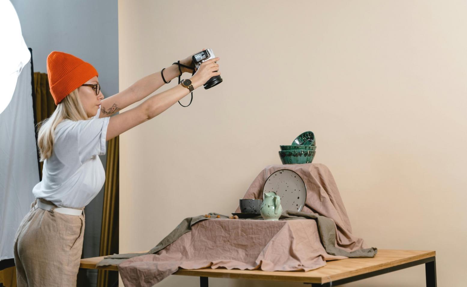 Düğün fotoğrafçılığı kursunda yaratıcı çekim açılarının öğretildiği workshop sahne